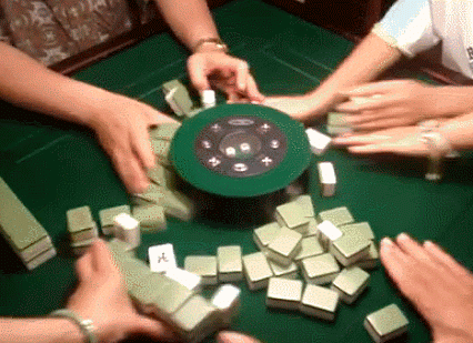 automatic mahjong table.gif